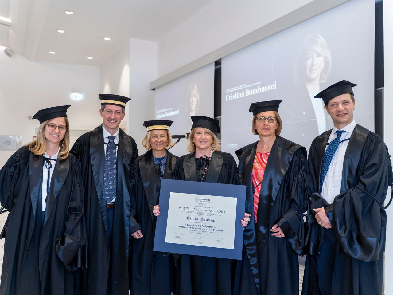 Cristina Bombassei con la commissione di laurea class=